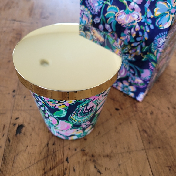Lilly Pulitzer High Tide Navy Scented Candle New - Picture 2 of 5